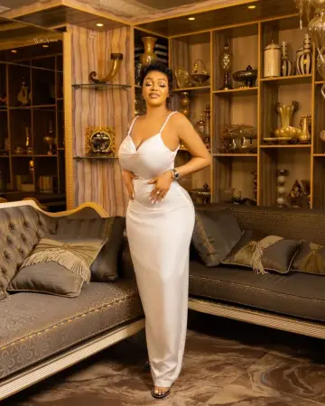 Chloe Luxe