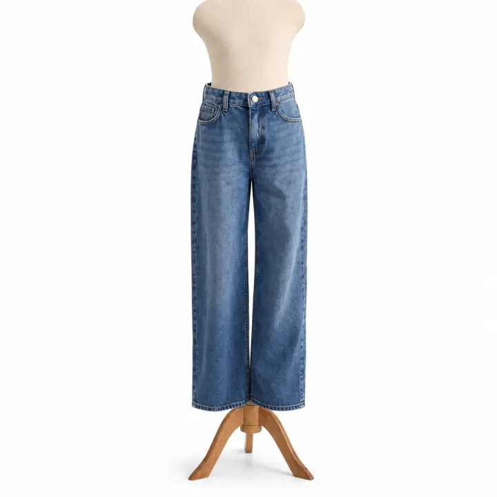 Wide leg blue jeans