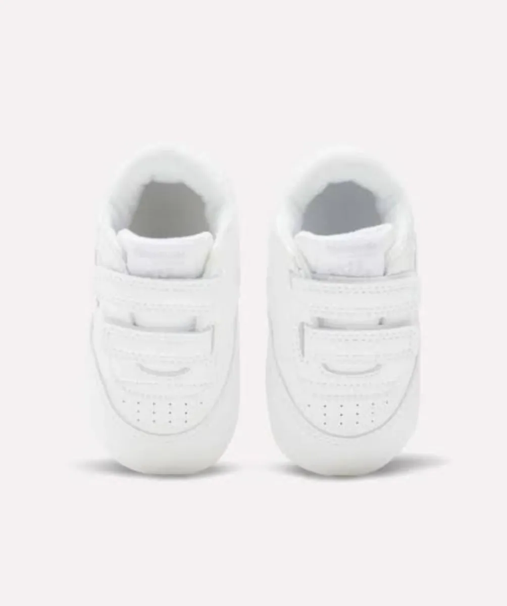 G baby white shoe